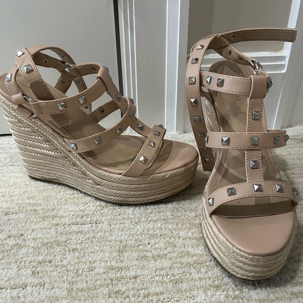 Stud Wedges